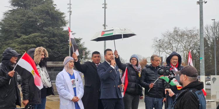 وقفة تضامنية أمام الأمم المتحدة بجنيف لدعم الفلسطينين ومساندة الموقف المصري الرافض للتهجير