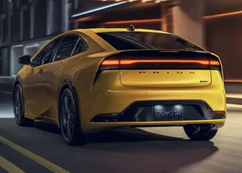 سعر سيارة تويوتا بريوس 2025 الجديدة عالميًا