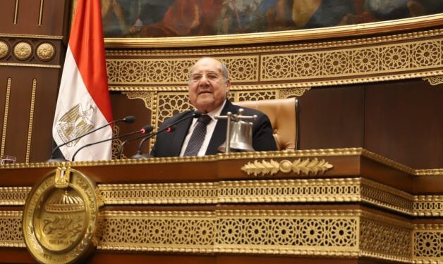 رئيس الشيوخ يرفع الجلسة العامة.. والمجلس يعود للانعقاد غدا الاثنين