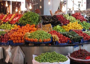 أسعار الخضار والفاكهة اليوم السبت