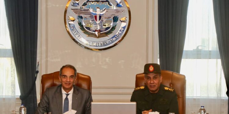 الاتصالات تؤهل 3000 طالب بالأكاديمية العسكرية فى العلوم التكنولوجية الحديثة