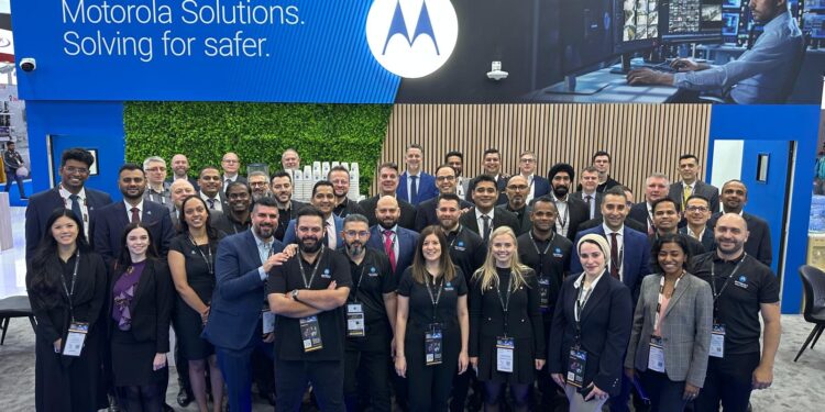 موتورولا سوليوشنز تسلّط الضوء على أحدث ابتكاراتها في نظمة المراقبة الذكية والأمن المادي في إنترسك 2025 في دبي
