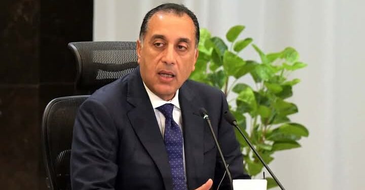 رئيس الوزراء يهنئ الرئيس السيسي بذكرى ثورة 25 يناير