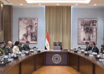 رئيس الوزراء يُتابع إجراءات طرح شركتي “صافي” و”وطنية” التابعتين للقوات المُسلحة ضمن برنامج الطروحات الحكومية