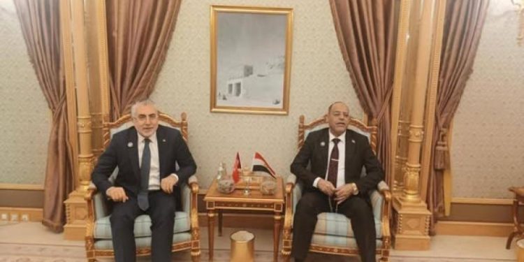 وزير العمل بحث مع نظيره التركي صياغة بروتوكول لتوفير عمالة مدربة لسوق العمل التركي