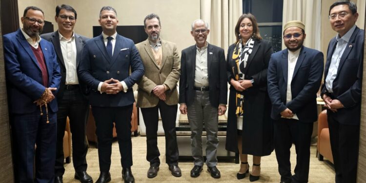 رئيس مجلس الشباب المصري يكشف تفاصيل الاجتماع المثمر مع وزير تنمية الأسرة والمجتمع بسنغافورة