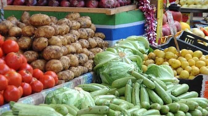 أسعار الخضار والفاكهة اليوم السبت
