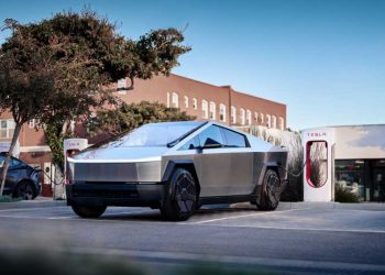 أمريكا تلغي خطة بـ400 مليون دولار لتصنيع سيارات تسلا الفولاذية