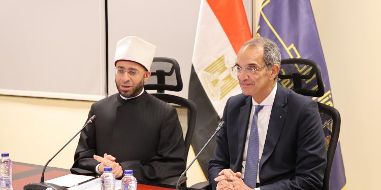 وزير الاتصالات يعلن إطلاق ثلاث خدمات رقمية جديدة لوزارة الأوقاف