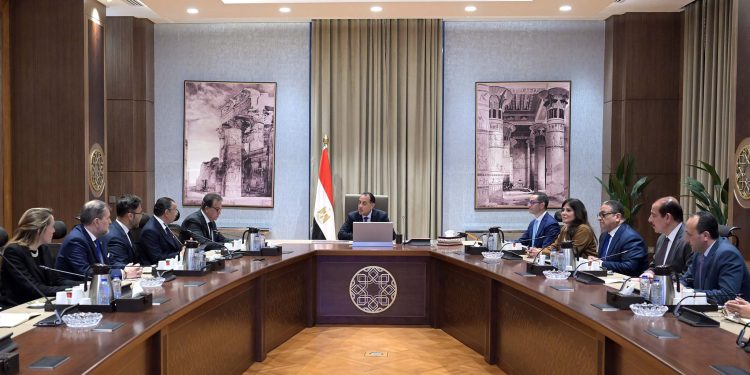 رئيس الوزراء يلتقي رئيس مجموعة مستشفيات “سان دوناتو” الإيطالية