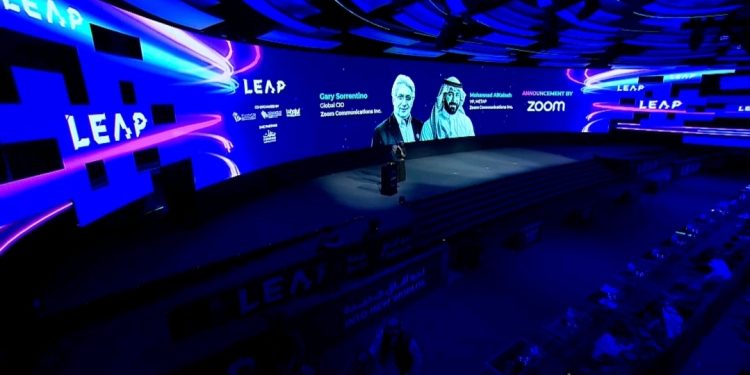 زووم ZOOM تعلن استثمار 75 مليون دولار في المملكة العربية السعودية وتستعرض أحدث ابتكاراتها خلال مشاركتها في مؤتمر ليب 2025 LEAP