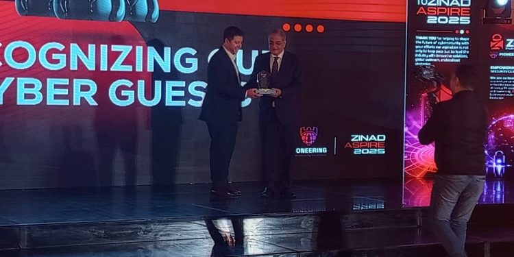ZINAD تكرم أسامة كمال تقديرًا لتأثيره المُلهم في نشر الوعي بالأمن السيبراني بالشرق الأوسط