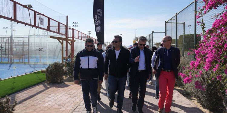 وزير الشباب والرياضة يفتتح كأس العالم للسباحة في المياه المفتوحة 2025 في سوما باي للعام الثالث على التوالي