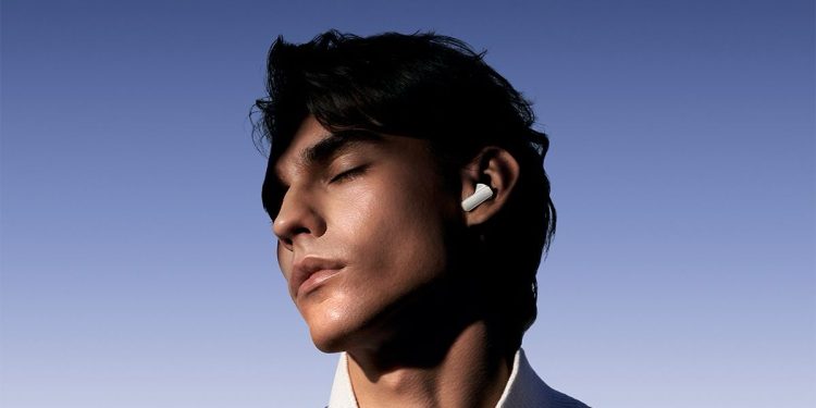 الضوضاء تزعج محادثتك؟ قم بإلغائها مع سماعات  HUAWEI FreeBuds Pro 4