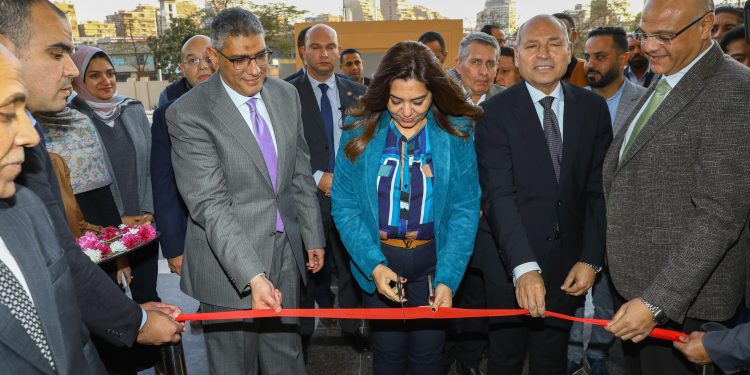 وزيرة التنمية المحلية ومحافظ الجيزة يفتتحان مقر الديوان العام الجديد للمحافظة بحضور محافظي القاهرة والقليوبية