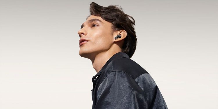 اكتشف تفاصيل الصوت مع سماعات HUAWEI FreeBuds Pro 4 المبتكرة