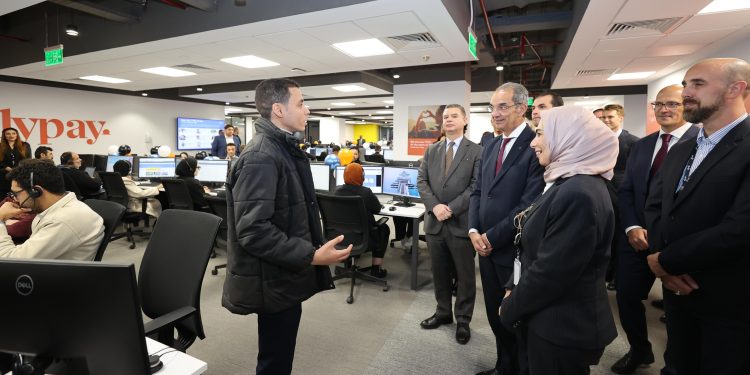 وزير الاتصالات يفتتح مقر شركة TTEC الأمريكية الرائدة فى خدمات التعهيد وتجربة العملاء
