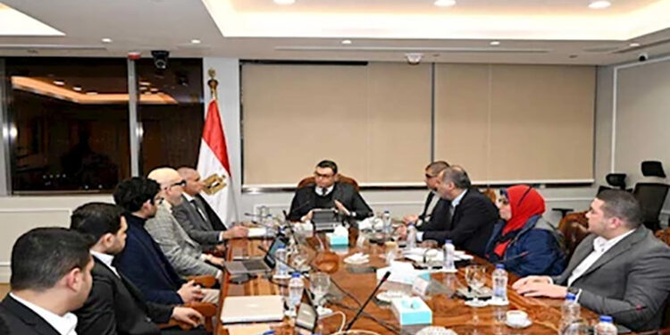 وزير الإسكان يلتقي مسئولي “منصة مصر العقارية” لاستعراض فرص التعاون