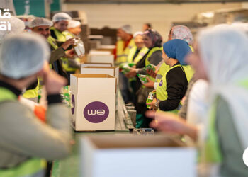 المصرية للاتصالات تواصل توزيع مليون كرتونة مواد غذائية في رمضان