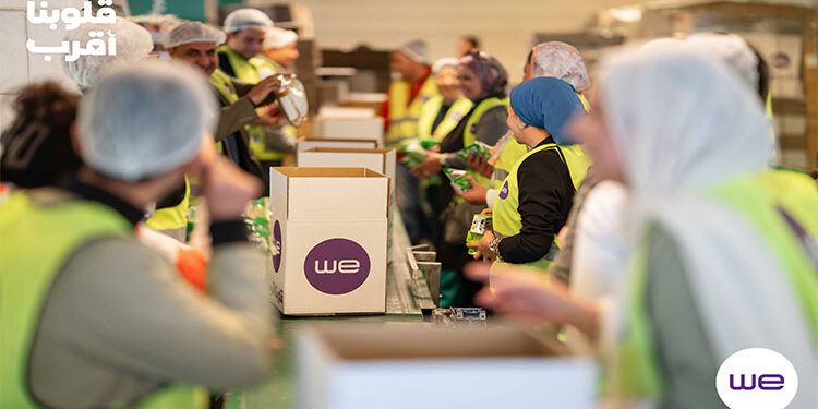 المصرية للاتصالات تواصل توزيع مليون كرتونة مواد غذائية في رمضان