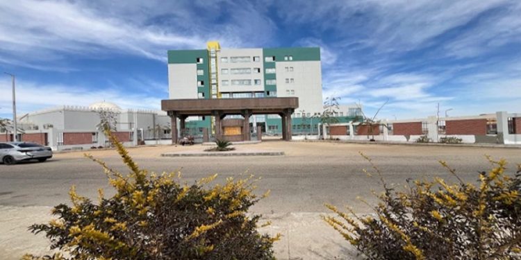 وزير الإسكان: قريباً الانتهاء من مستشفى جديد سعة 175 سريرا بمدينة قنا الجديدة