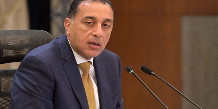 مدبولي يستعرض نماذج لاستجابة الوزارات والمحافظات والجهات الحكومية المختصة لشكاوى وبلاغات المواطنين