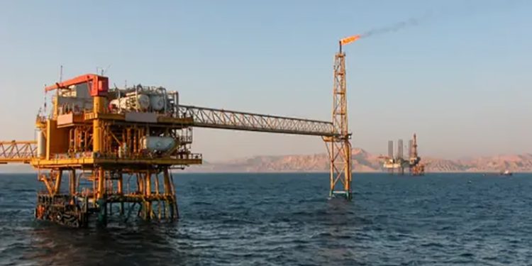 وزارة البترول تطرح فرصاً استثمارية جديدة لزيادة الإنتاج وتعزيز أنشطة الاستكشاف