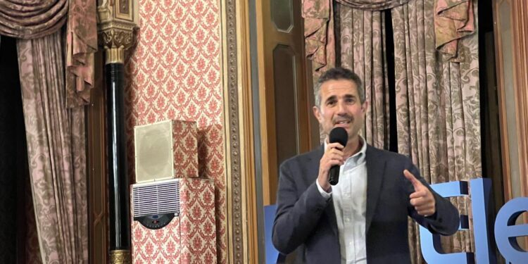 إلكترولكس تؤكد التزامها بالسوق المصرية وتوسع استثماراتها رغم عروض الاستحواذ