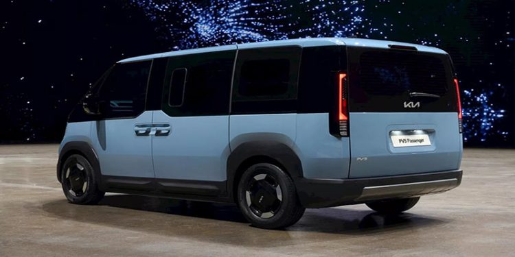 كيا تكشف النقاب عن PV5 الكهربائية الجديدة بحجم عملاق