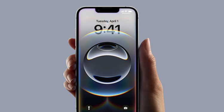 آبل تبرر إزالة MagSafe من iPhone 16e وتؤكد لن تكون مشكلة