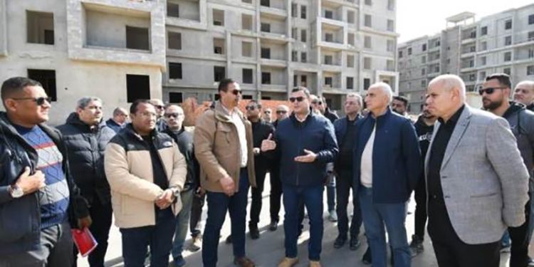 وزير الإسكان يتفقد مشروع “سكن لكل المصريين” و”كوبري C3″ و”الجراج بالمدينة التراثية” بالعلمين الجديدة