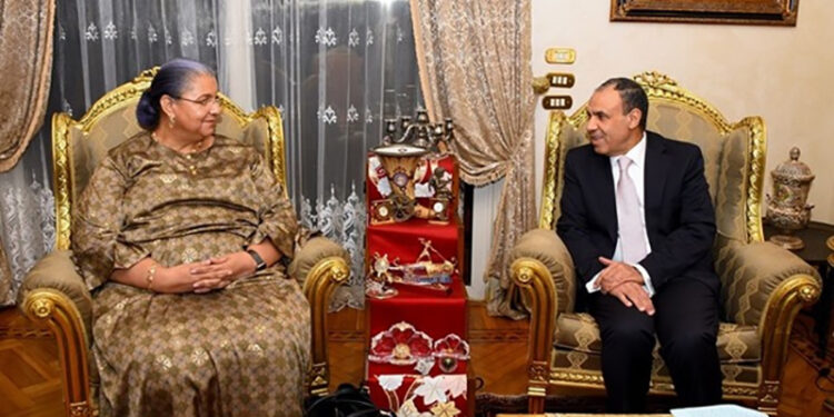 وزير الخارجية والهجرة يلتقي المبعوثة الأممية الجديدة إلى ليبيا