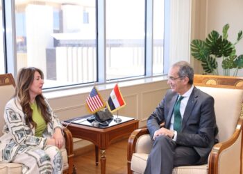 وزير الاتصالات يبحث جذب المزيد من الاستثمارات مع السفيرة الأمريكية