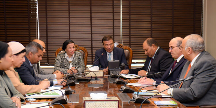 وزيرا البيئة والزراعة يبحثان الاستفادة من المخلفات الزراعية والحيوانية في تصنيع الأعلاف والاسمدة العضوية