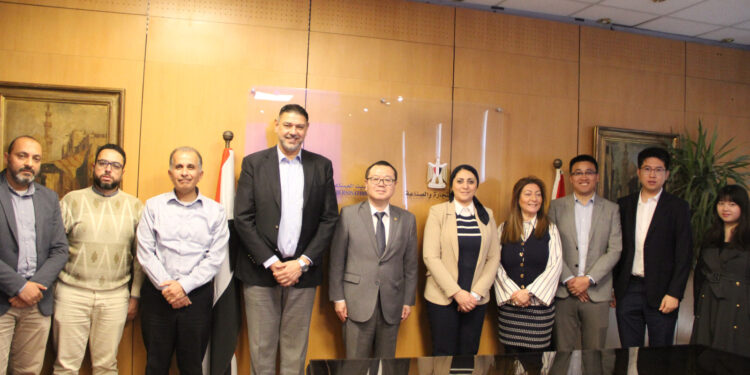 مركز تحديث الصناعة يبحث مع شركة هواواي العالمية تعزيز ملف التحول الرقمي في الصناعة