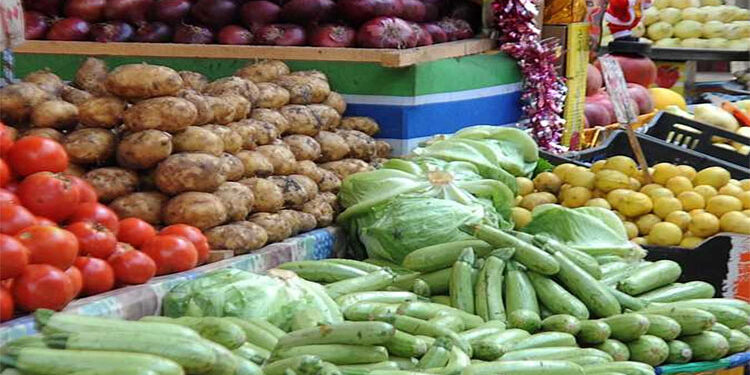 أسعار الخضار والفاكهة اليوم الجمعة