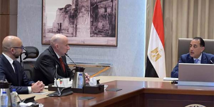 رئيس الوزراء يلتقي رئيس مجلس إدارة مجموعة “4iG” المجرية لمتابعة سبل التعاون المشتركة