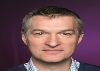 عصر “شبه الأتمتة” يُشكّل مستقبل الصناعة بدعم من التقنيات الرقمية المتقدمة