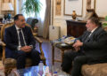 رئيس الوزراء يلتقي محافظ البنك المركزي لمتابعة عدد من الملفات