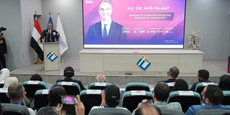 وزير الاتصالات يشهد ختام فعاليات النسخة الثانية لمؤتمر علوم البيانات والذكاء الاصطناعى