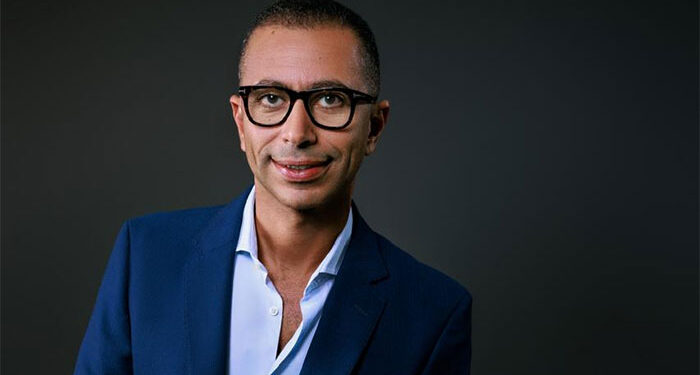 محمد عبد الله يحصد جائزة أفضل رئيس تنفيذي في قطاع الاتصالات لعام 2025