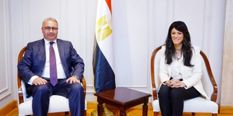 وزيرة التخطيط والتنمية الاقتصادية تلتقي سفير مصر الجديد لدى الصين