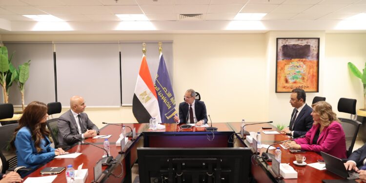 100 ألف متدرب على الذكاء الاصطناعي في تعاون جديد بين الحكومة ومايكروسوفت