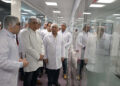 رئيس الوزراء يتفقد مصنع شركة يوتوبيا للصناعات الدوائية