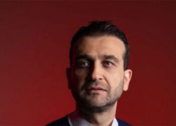 البحرين تطلق أول برنامج أكاديمي لصناعة الساعات بقيادة محمود قناطي