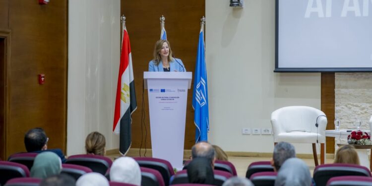 بالتعاون بين “الاتصالات” و”اليونسكو”: فعالية الذكاء الاصطناعي والمجتمع