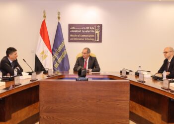 وزير الاتصالات يبحث التعاون مع شركة فوداكوم وفودافون مصر ومؤسسات استثمارية كبرى بجنوب أفريقيا