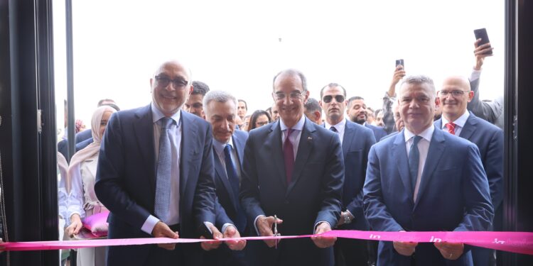 وزير الاتصالات يفتتح المقر الإقليمي الجديد لإنتلسيا في مصر