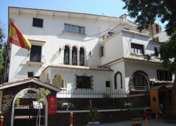 الخميس بمعهد ثربانتس بالقاهرة.. كيف يغير الذكاء الاصطناعي مستقبل البحث العلمي وتدريس اللغات؟