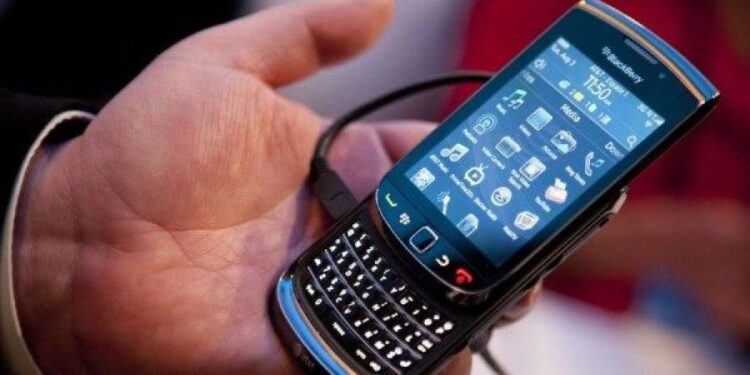 شركة تسعى لإحياء علامة الهواتف الشهيرة BlackBerry